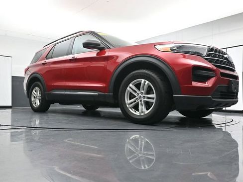 Used 2020 Ford Explorer XLT AWD/4WD image 26