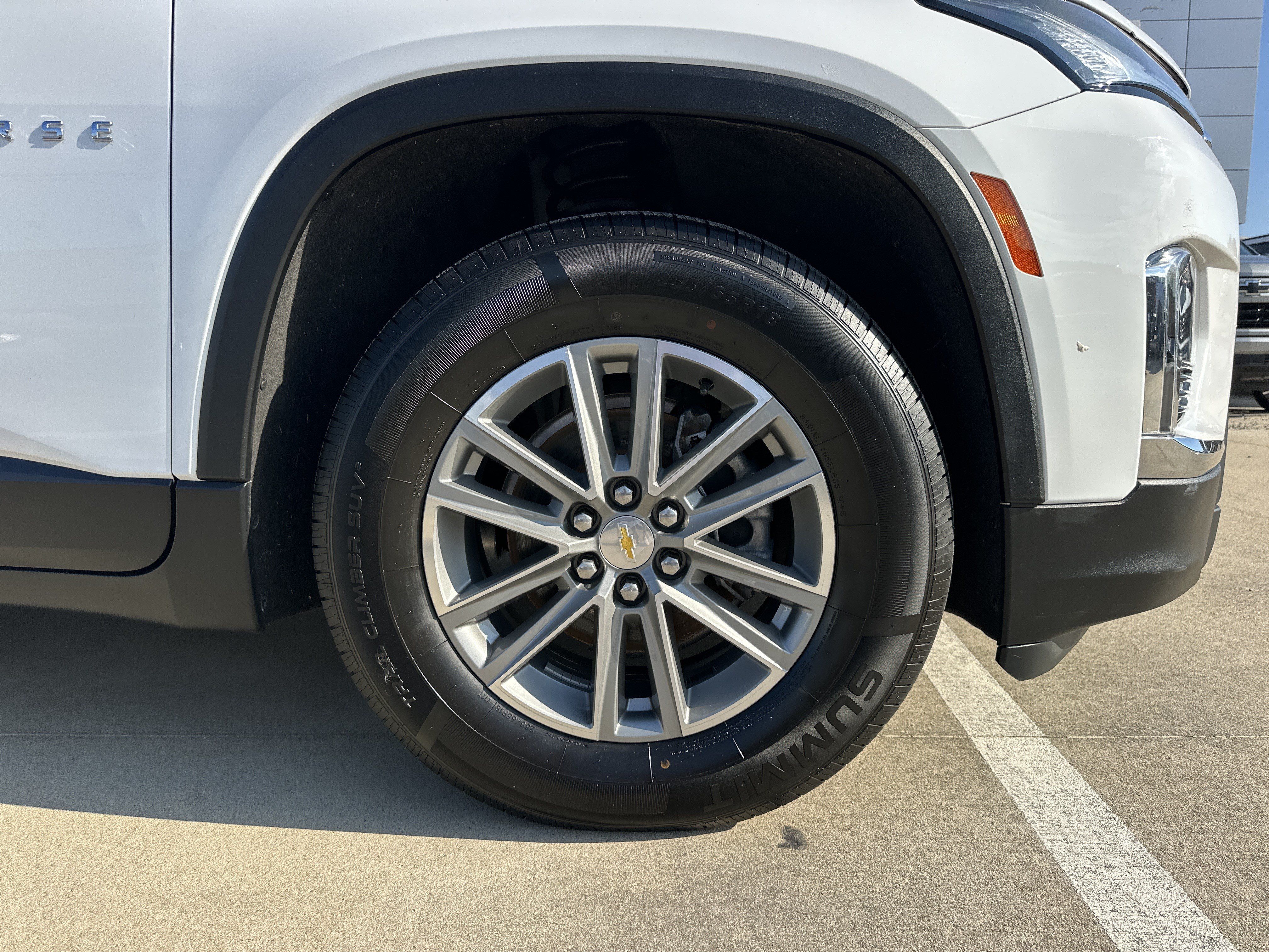 Certified 2023 Chevrolet Traverse LT FWD image 13