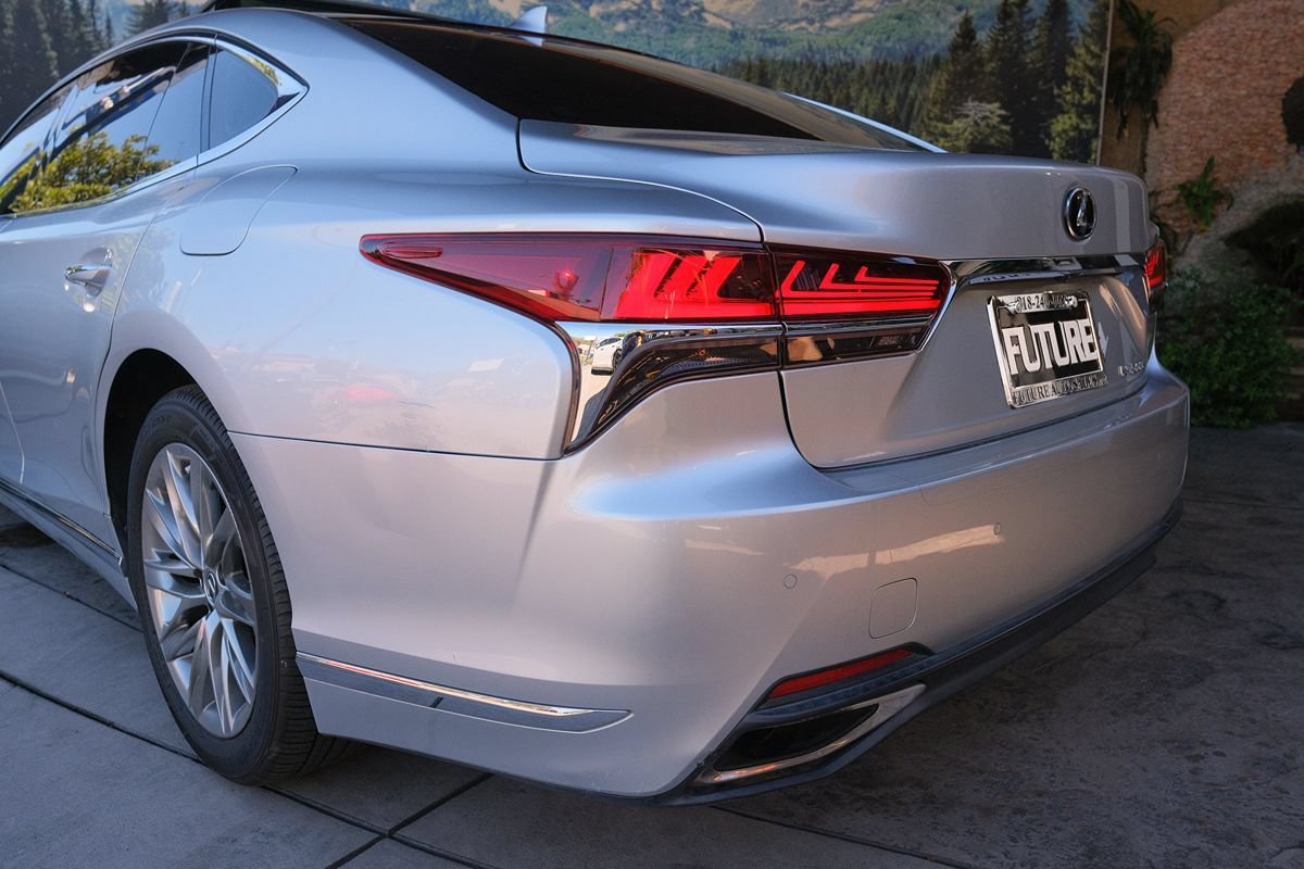 Used 2018 Lexus LS 500 w/ Accessory Package (Z2) RWD image 28
