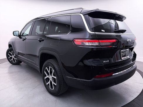 Used 2024 Jeep Grand Cherokee L Limited w/ Luxury Tech Group II image 2