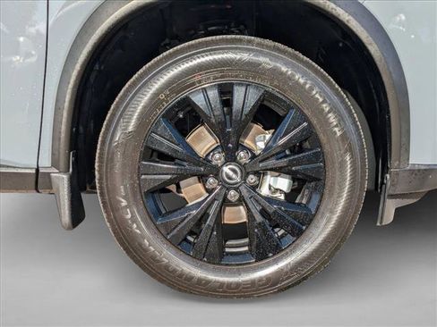 Used 2023 Nissan Rogue SV w/ SV Premium Package image 22