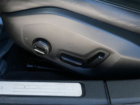 Used 2019 Volvo S60 T6 Momentum w/ Premium Package image 14