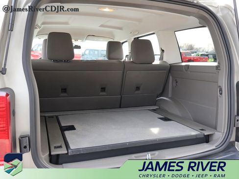 Used 2008 Dodge Nitro SXT image 15