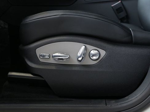 New 2026 Porsche Macan image 16