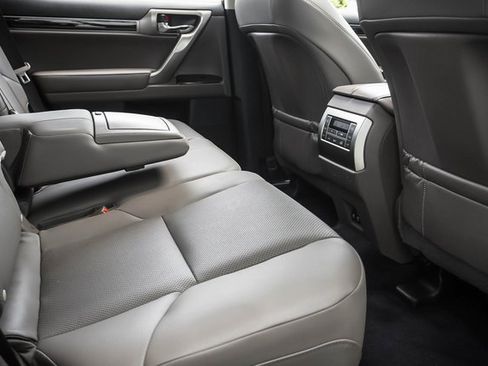 Used 2020 Lexus GX 460 Premium w/ Premium Package image 23