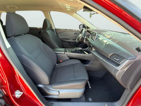 Used 2023 Nissan Rogue S FWD image 18