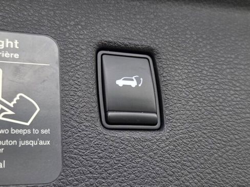 Used 2020 INFINITI QX50 Essential w/ Convenience Package FWD image 17