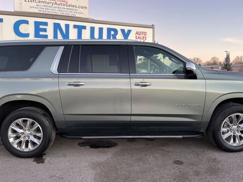 Used 2023 Chevrolet Suburban Premier image 13