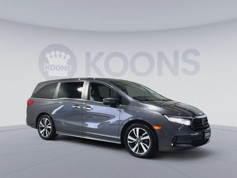 Used 2023 Honda Odyssey Touring image 2