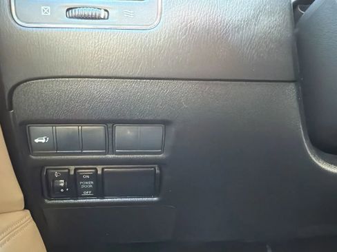 Used 2017 Nissan Armada SL image 15