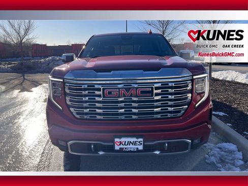 Used 2024 GMC Sierra 1500 AT4 w/ Technology Package image 3