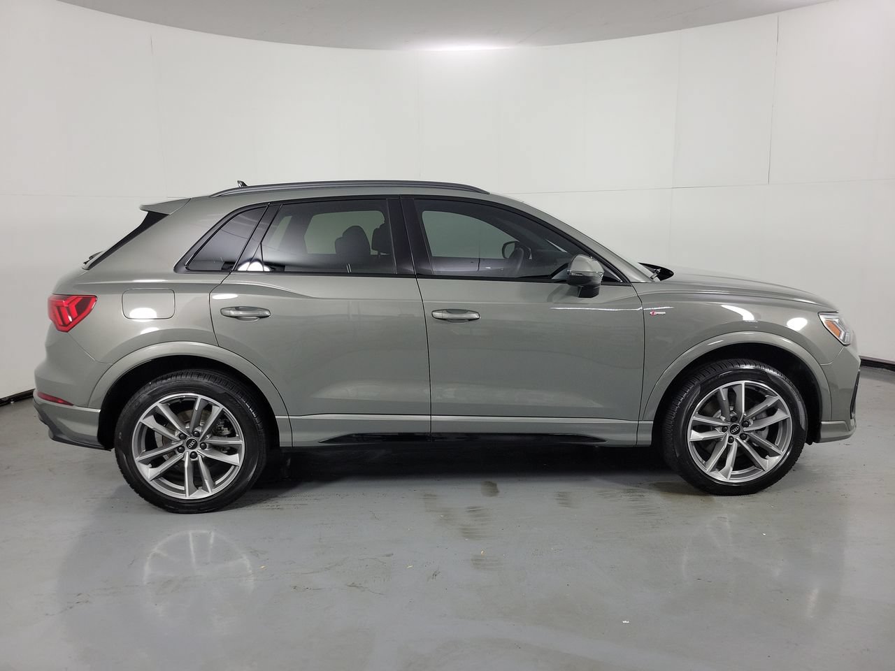 Used 2025 Audi Q3 2.0T Premium AWD/4WD image 8
