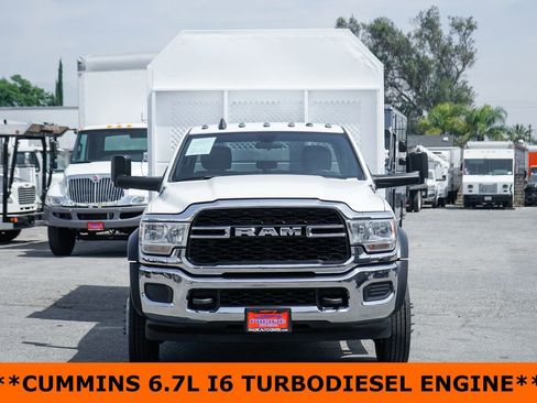 Used 2022 RAM 5500 Tradesman w/ Chrome Appearance Group AWD/4WD image 3