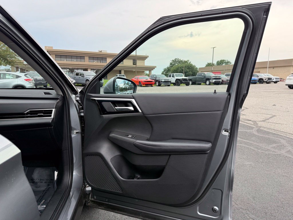 Used 2023 Mitsubishi Outlander SE AWD/4WD image 13