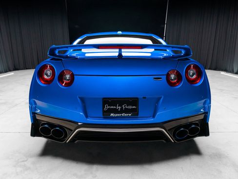 Used 2020 Nissan GT-R Premium AWD/4WD image 13