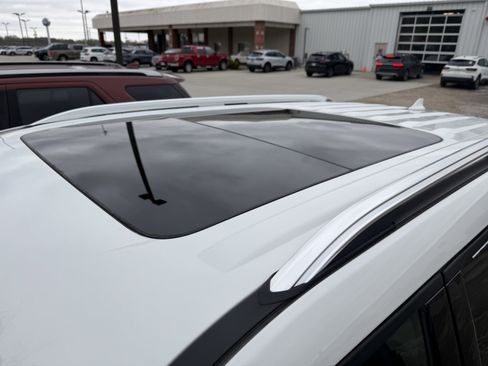 Used 2024 Ford Explorer Limited w/ Limited Technology Package image 11