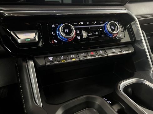 Used 2024 GMC Sierra 3500 Denali Ultimate image 38