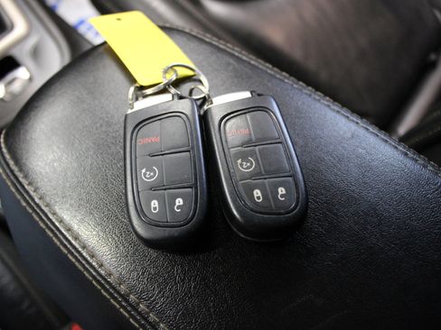 Used 2017 Jeep Cherokee Limited w/ Trailer Tow Group image 21