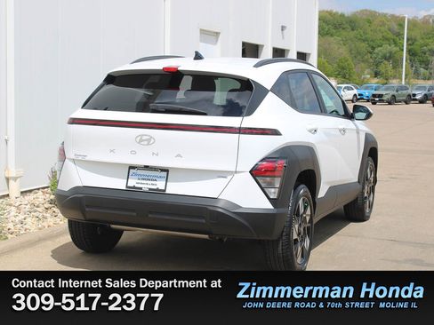 Used 2024 Hyundai Kona SEL AWD/4WD image 2
