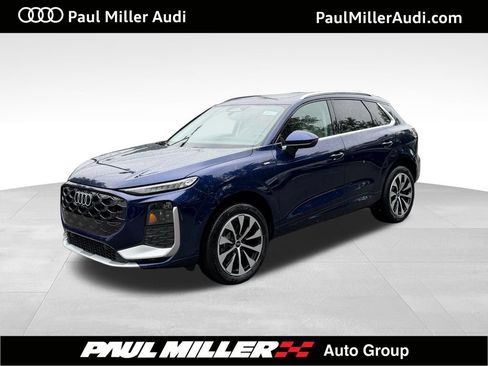 New 2026 Audi Q3 quattro 2.0T AWD/4WD image 1
