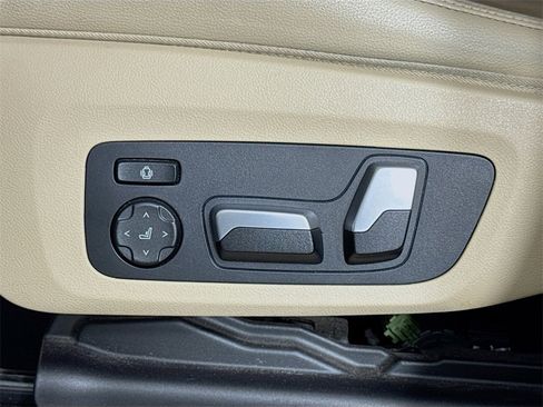 Used 2019 BMW X3 xDrive30i w/ Executive Package image 17