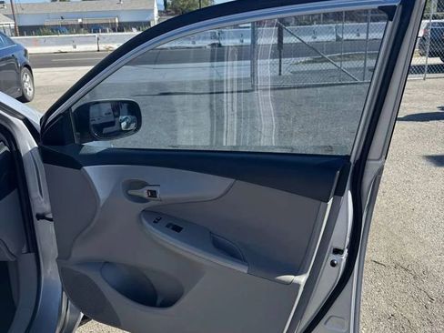 Used 2012 Toyota Corolla LE FWD image 20