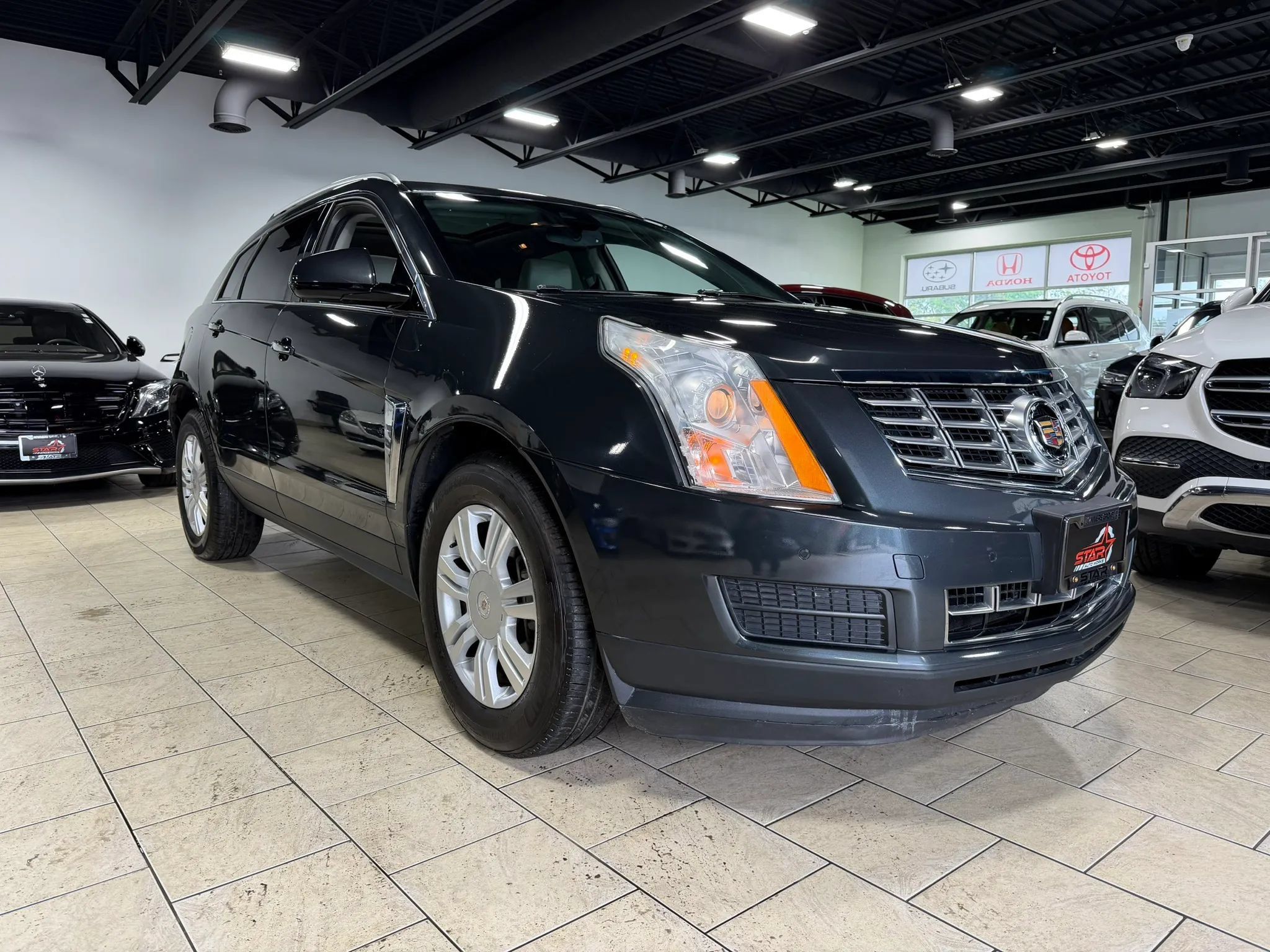 Used 2015 Cadillac SRX Luxury w/ Driver Awareness Package AWD/4WD image 9