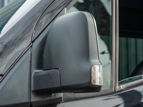 Used 2019 Mercedes-Benz Sprinter 2500 image 10