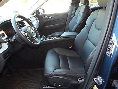 Certified 2025 Volvo XC60 T8 Plus w/ Protection Package Premier image 15