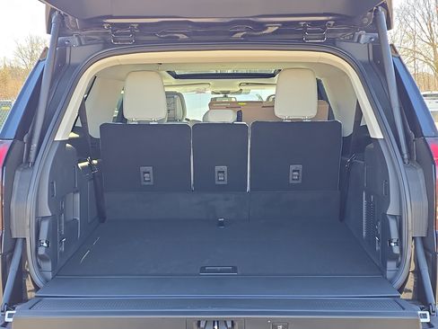 New 2026 Ford Expedition Max Platinum w/ Platinum Ultimate Package image 9