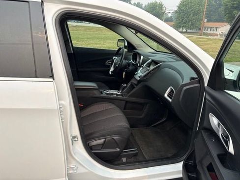 Used 2017 Chevrolet Equinox LT w/ Convenience Package AWD/4WD image 5