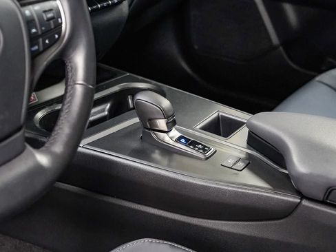 Certified 2025 Lexus UX 300h FWD w/ Accessory Package (Z2) image 23