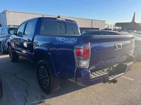 Used 2022 Toyota Tacoma TRD Sport V6 image 6