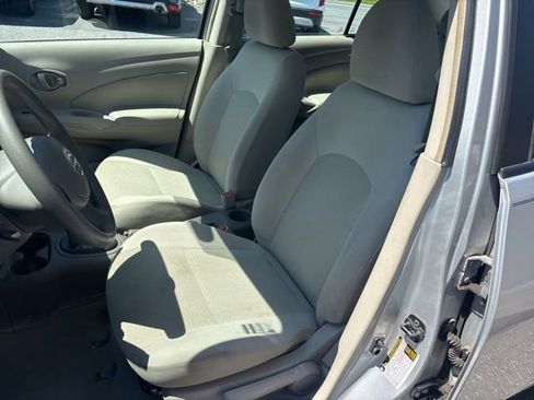 Used 2012 Nissan Versa SV FWD image 9
