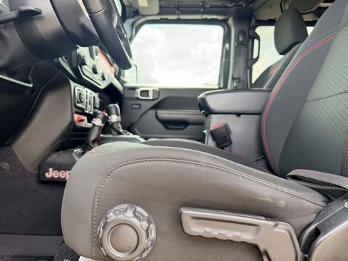 Used 2021 Jeep Gladiator Rubicon AWD/4WD image 23