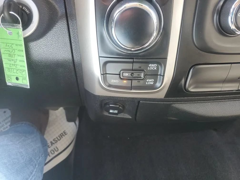 Used 2017 RAM 1500 Classic SLT AWD/4WD image 14