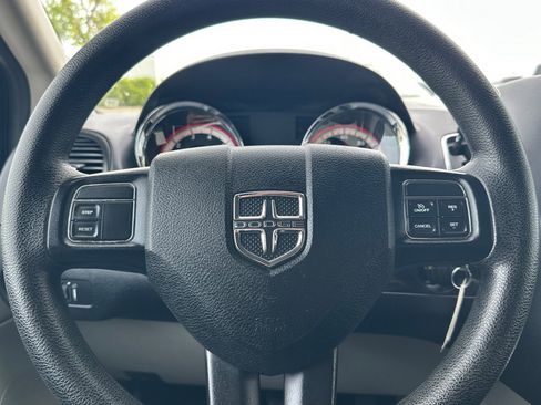 Used 2017 Dodge Grand Caravan SE FWD image 22