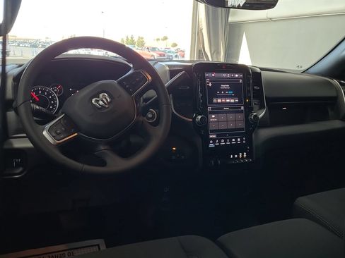 Used 2025 RAM 2500 Big Horn AWD/4WD image 4