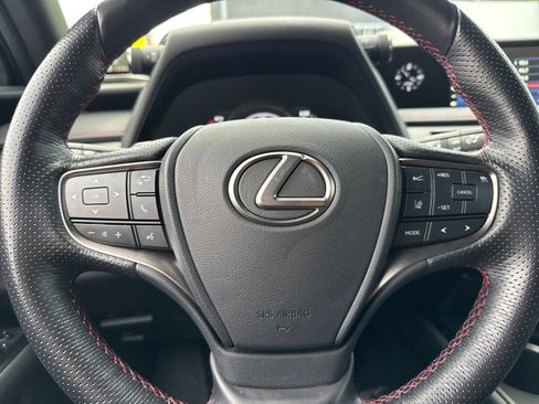 Used 2019 Lexus UX 250h image 23
