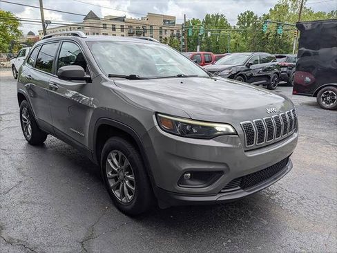 Used 2020 Jeep Cherokee Latitude Plus w/ Comfort/Convenience Group AWD/4WD image 6