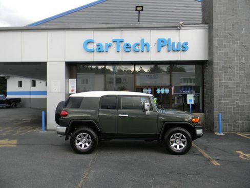 Used 2014 Toyota FJ Cruiser 4WD w/ Convenience Package image 5