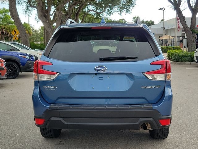 Used 2021 Subaru Forester Premium AWD/4WD image 3