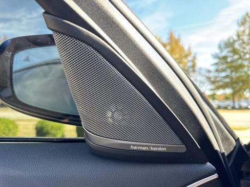 Certified 2022 BMW 540i xDrive w/ M Sport Package image 20