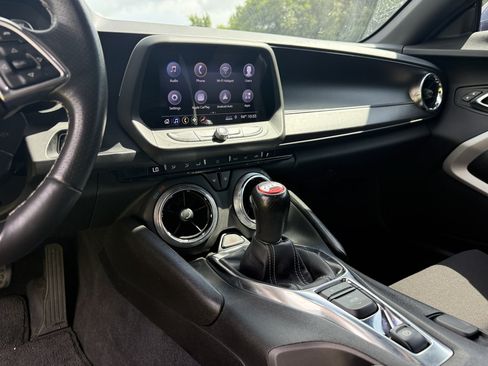 Used 2019 Chevrolet Camaro SS RWD image 8