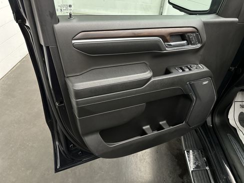 Used 2024 GMC Sierra 1500 SLT w/ SLT Premium Plus Package AWD/4WD image 23
