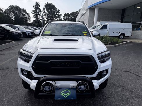 Used 2021 Toyota Tacoma TRD Sport w/ TRD Premium Sport Package AWD/4WD image 2