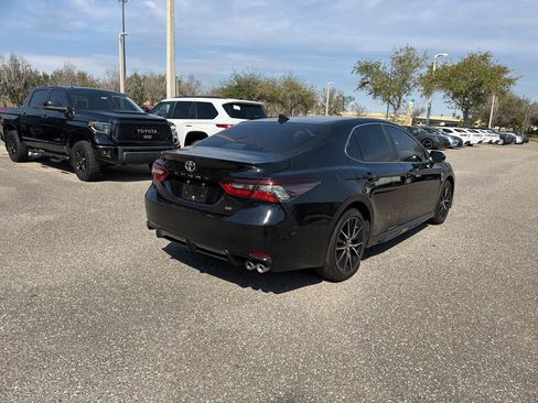 Used 2024 Toyota Camry SE image 5