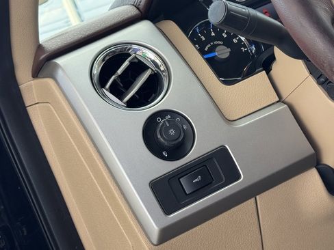 Used 2013 Ford F150 King Ranch w/ King Ranch Luxury Pkg image 23