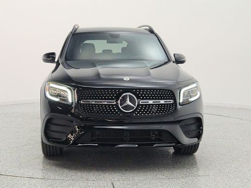 Used 2022 Mercedes-Benz GLB 250 image 2