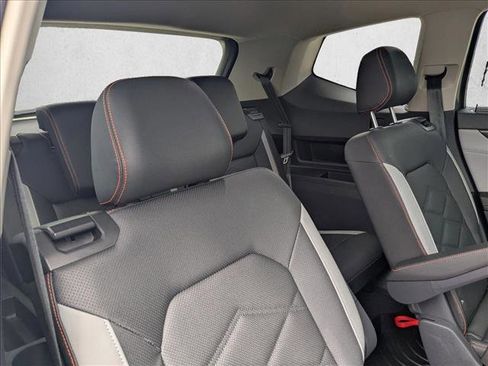 Used 2026 Volkswagen Atlas Peak Edition AWD/4WD image 19